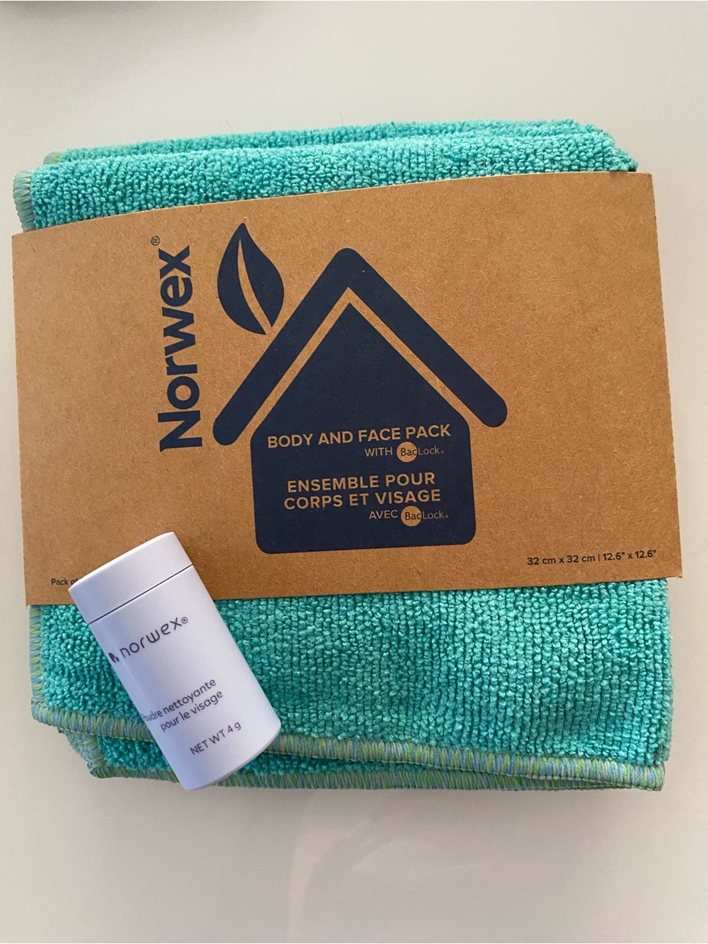 Norwex Face and Body Pack with Sample Size Powder Face Cleanser